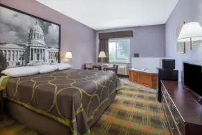 Super 8 by Wyndham Sweet Springs - Værelse