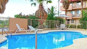 GO2 Inn & Suites by Relianse  - Piscine