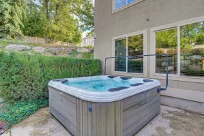 Upscale Group Getaway in Orem w/ Private Hot Tub - Innenbereich