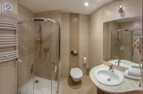 Hotel Focus Centrum Konferencyjne - Bathroom