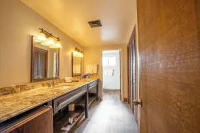 Tanque Verde Guest Ranch - Bathroom