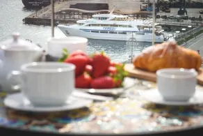 Upper - Boutique Hotel - Restaurant