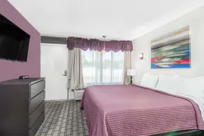 Days Inn by Wyndham St Clairsville - Room