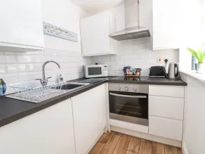 Sandy Shell Cottage - Private kitchen