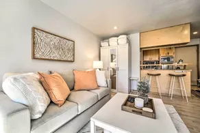 Walk to Ski Resort: Tahoe Donner Studio w/ Balcony - Parte interna