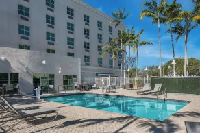 Holiday Inn Express & Suites Miami Kendall by IHG - Pool