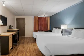 Econo Lodge Inn & Suites - Chambre