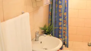 Fully Equipped New 3br Apt dt 2mins To The Beach - Bathroom