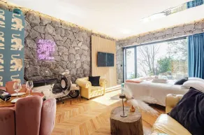 Dolce Lava - Luxury LavaStone Suite - Habitación