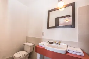 Hotel Descanso Inn - Bathroom