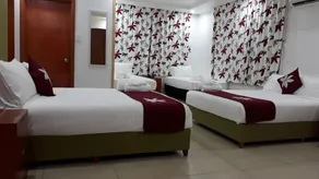 Alec's Hotel - Room