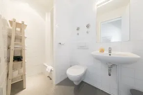 primeflats - Apartment Langhans Berlin-Weißensee - Bathroom