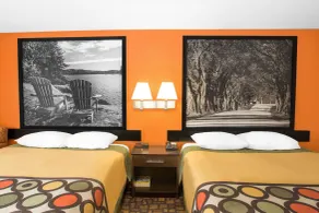 Super 8 by Wyndham Clive IA - Chambre