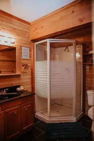 Big Creek Lodge - Working Guest Ranch - Badeværelse