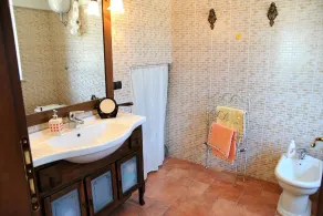 Villa Cycas på toppen av backen Sperlonga - Badrum