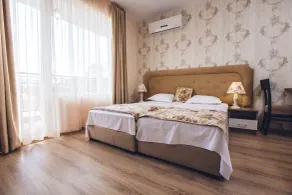 Avenue Deluxe Hotel - Room