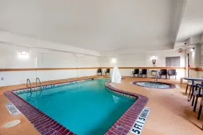 Comfort Inn Near UNT - Piscine