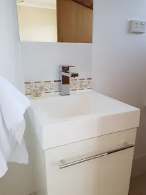 Blue Seas Holiday Villas - Bathroom