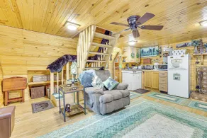 Carrollton Cabin w/ Patio & Fire Pit! - Interiør