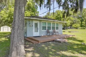 Rural Lakefront Home - 17 Mi to Dtwn Livingston - Parte interna