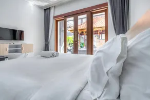 Dukuh Segara Guest House - Værelse
