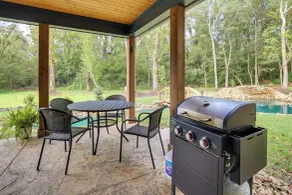 Waterfront 'Blue Spruce' Small Home in Wildwood! - Innvendig
