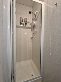 Ambassador Guest House - Baño