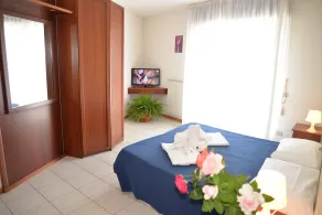 Room-two-room Apartment - Chambre