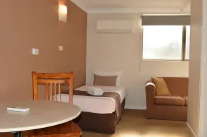 Sunseeker Motor Inn - Habitación