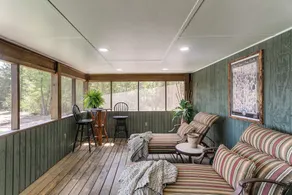 Couple's Retreat, Hunter's Home Base - Interiør