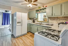 2 Mi to Dtwn Newark: Pet-friendly Home! - Interior
