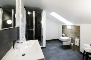 Bahnhof-Erzingen, hotel, coffee & more - Bathroom