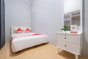 Hotel O Nareswari Guest House Syariah - Chambre