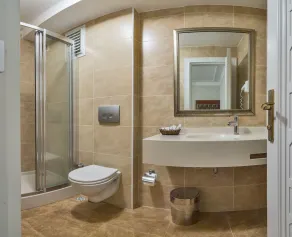 The Empress Theodora Hotel - Bathroom