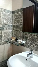 White Dove Luxurious Boutique Hotel, within 3 Km from Guwahati Airport - Badeværelse
