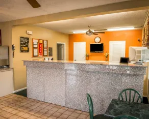 Econo Lodge Lake City-North - Hall