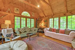 20-acre Hamptons Nature Escape w/ Hot Tub & Pool - Interiør