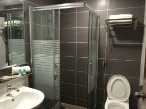 Check Inn Hotel Tawau - Casa de banho
