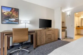 Best Western Plus A Wayfarer's Inn & Suites - Værelse