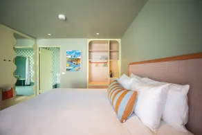The Monty - Room