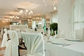 Earth & People Hotel & SPA - Free Parking & Swimming Pool - Restaurant
