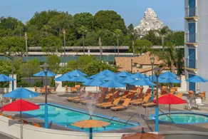 Courtyard by Marriott Anaheim Theme Park Entrance - Pool