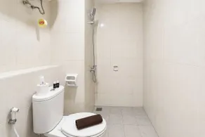 Serene 2Br Apartment Newton Residence Bandung - Bathroom