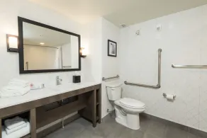 Comfort Inn & Suites - Salle de bain