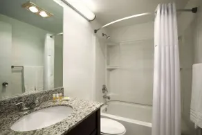 Days Inn by Wyndham Waynesboro - Salle de bain