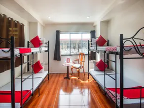 OYO 443 Maria Cristina Arcade Suites - Værelse