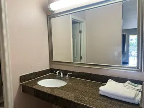 Capitol Inn by Belvilla Richmond Airport VA - Salle de bain