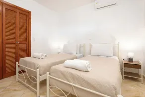 Tumeremos Holiday Apartment 3BR Private BBQ Garden - Rum