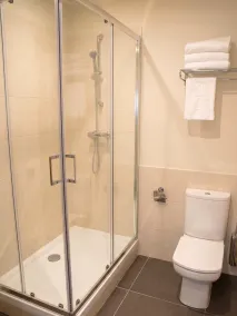 Pierre & Vacances Barcelona Sants - Badezimmer