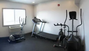 Roadhouse 52 Inn & Suites - Fitnessbereich